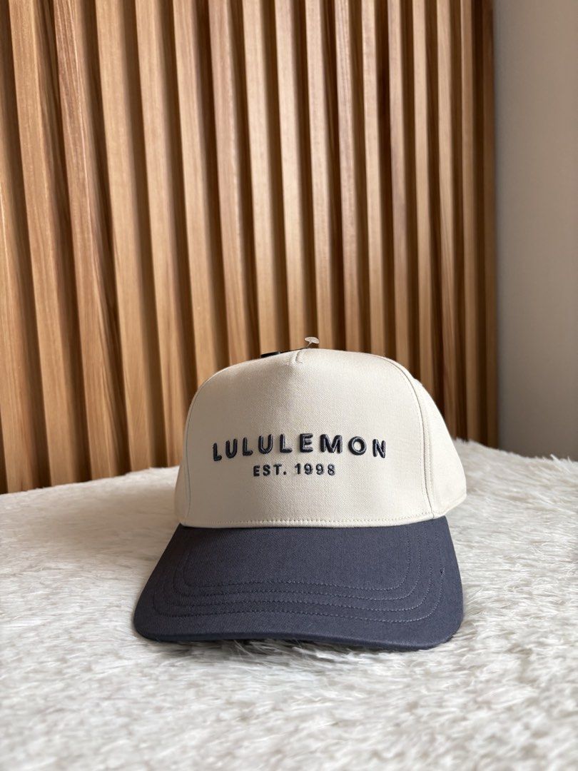 LULULEMON THE ALL DAYS SNAPBACK S/M (Category: Caps & Hats) located in Imus. Submitted by dumpitlikeaqueen (Listing ID 1464711015, Image 2). Description: • Store-bought at Lululemon in Takashimaya, Singapore • With tag & Lululemon bag • Open for layaway • Instagram Shop: @dumpitlikeaqueen.