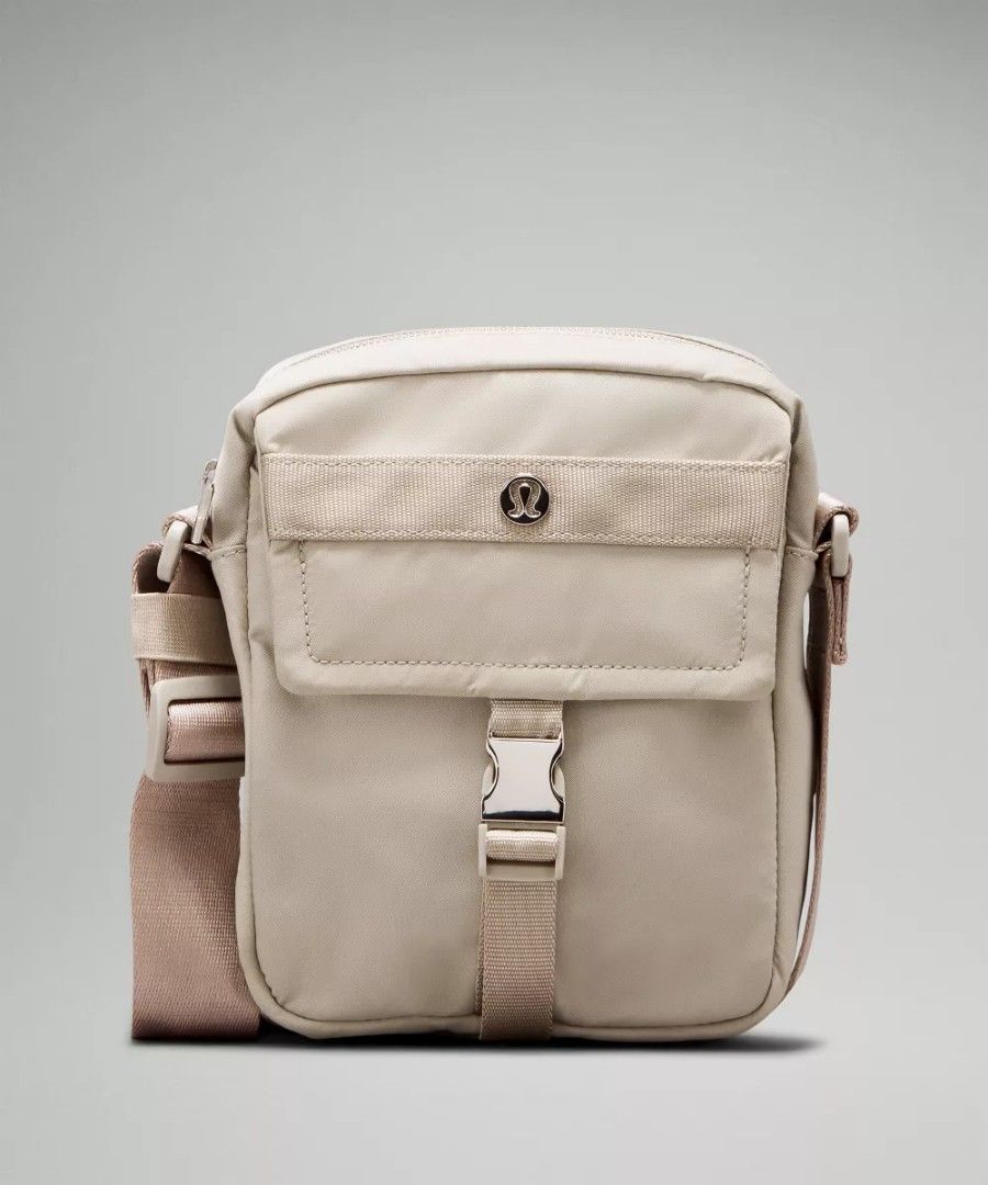 Lululemon Wanderlust Crossbody Bag (Category: Sling Bags) located in Polomolok. Submitted by thriftnibords (Listing ID 1464747435, Image 1). Description: Lululemon Wanderlust Crossbody Bag ▪️Excellent Condition ▪️No Issue ▪️Color Rate 9.8/10.