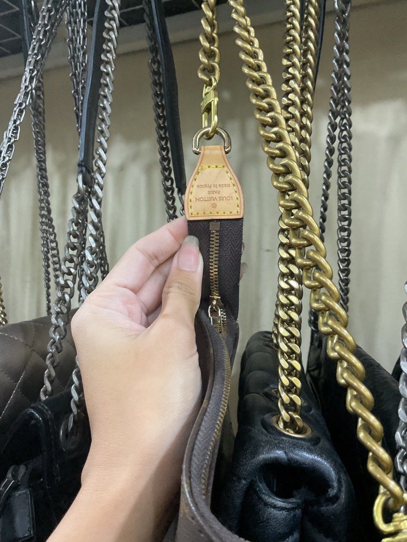 lv (Category: Clutches) located in Bacolod City. Submitted by asianbellahadidd (Listing ID 1464601732, Image 3). Description: .