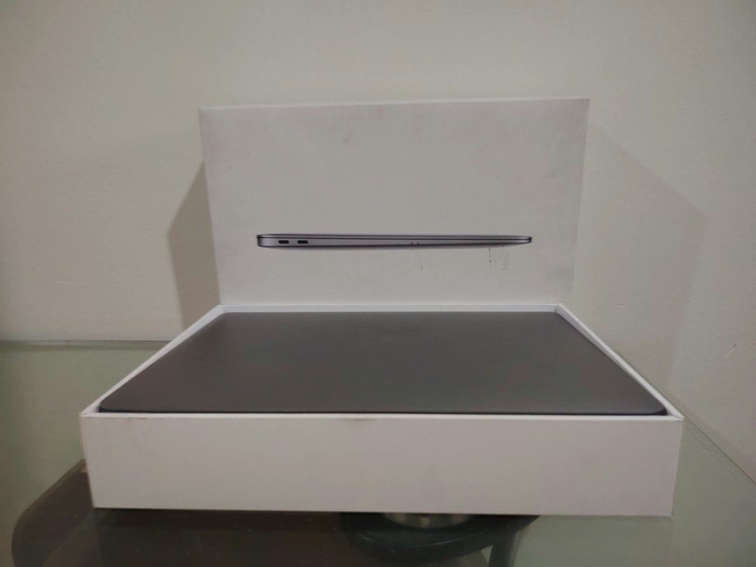 MacBook Air M1 (Category: Laptops & Notebooks) located in Los Banos. Submitted by alykamarie05293 (Listing ID 1464634759, Image 2). Description: - MACBOOK AIR M1 Excellent condition See pic for spec. Issue: Battery not working, can be use only when the device is plugged to the power socket. Available for meet up and video call while delivering.