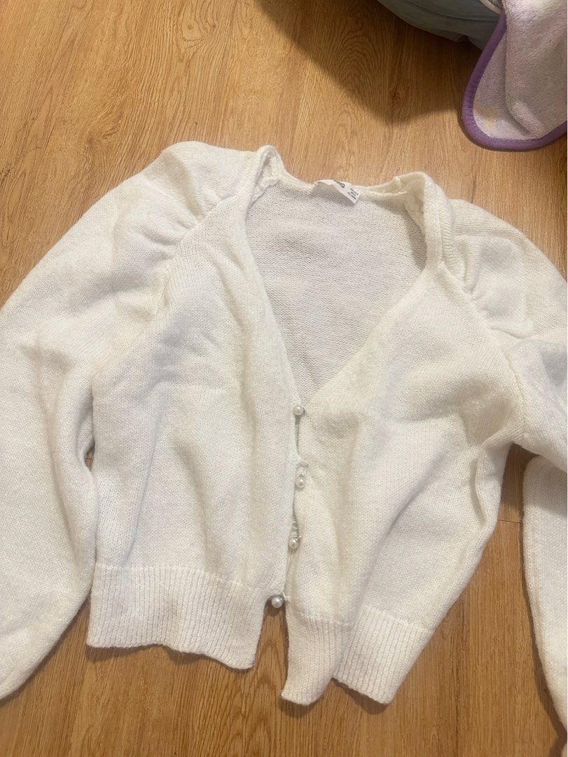 [MANGO] fluffy white cardigan (Category: Coats, Jackets and Outerwear) located in Cainta. Submitted by m4tchyyy (Listing ID 1464660860, Image 1). Description: 🍀 mode of payment: gcash or bdo 🍀 mode of delivery: j&t express, ggx, or same day delivery within metro manila feel free to inquire! 🩷.