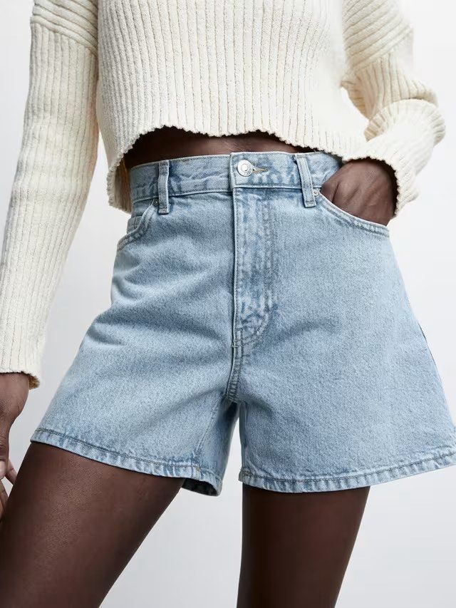 Mango Light Denim Jeans (Category: Jeans) located in Mandaluyong City. Submitted by keep.it (Listing ID 1464583741, Image 3). Description: .