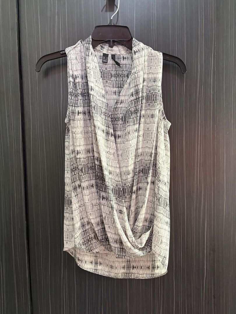Mango overlap chiffon blouse (Category: Blouses) located in Manila. Submitted by thekidshop (Listing ID 1464690491, Image 1). Description: .
