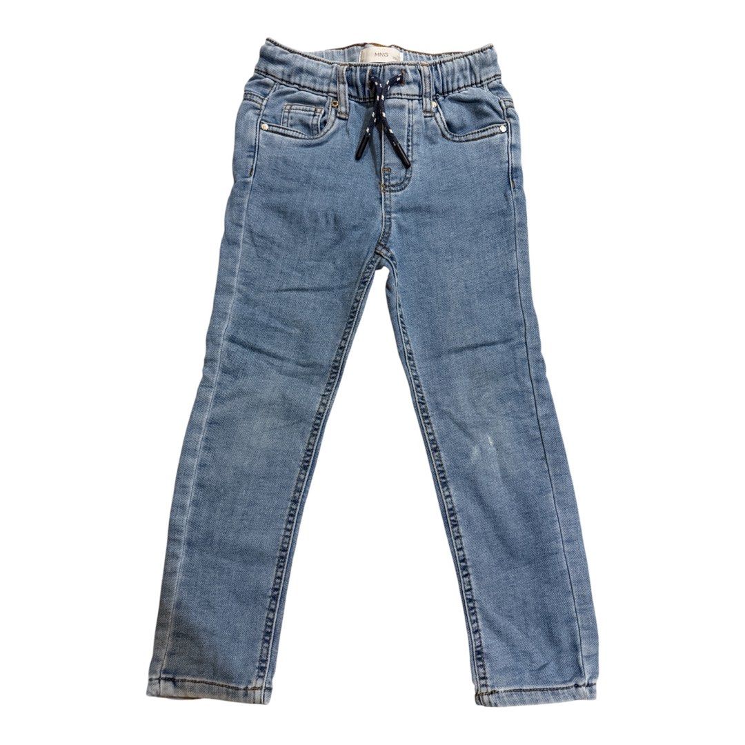 Mango soft denim pants (Category: Babies & Kids Fashion) located in Lipa City. Submitted by lifestyled (Listing ID 1464675811, Image 2). Description: Mango denim pants Size 5 Bottom- W-10” L- 25” Note: small scuff on bottom left side (refer to pic) Color rate- 9/10 💯 Authentic.