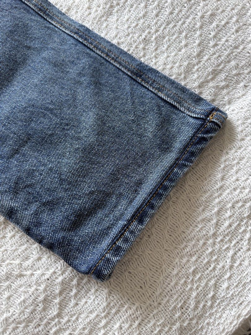 Mantou Blue Denim Jeans Size M (Category: Jeans) located in Taguig. Submitted by vrncng (Listing ID 1464621123, Image 3). Description: - Brand: Mantou - Color: Blue Denim - Cut: Straight Leg - Size: Medium (M).