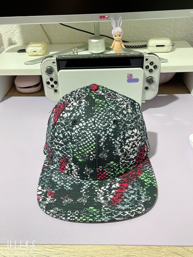Marc by marc jacobs Cap (Category: Caps & Hats) located in Angeles City. Submitted by kinadi051390 (Listing ID 1464633585, Image 1). Description: .