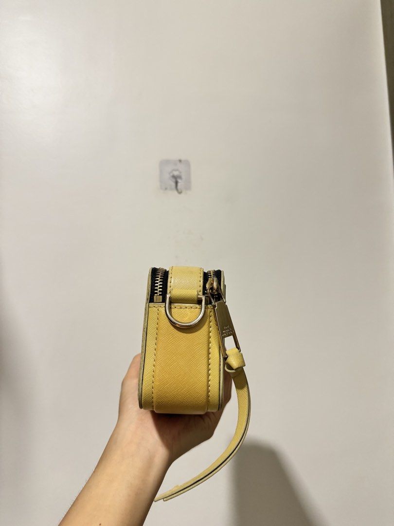 Marc Jacobs Camera Bag (Category: Cross-body Bags) located in Manila. Submitted by xmagic.shopx (Listing ID 1464647887, Image 2). Description: .