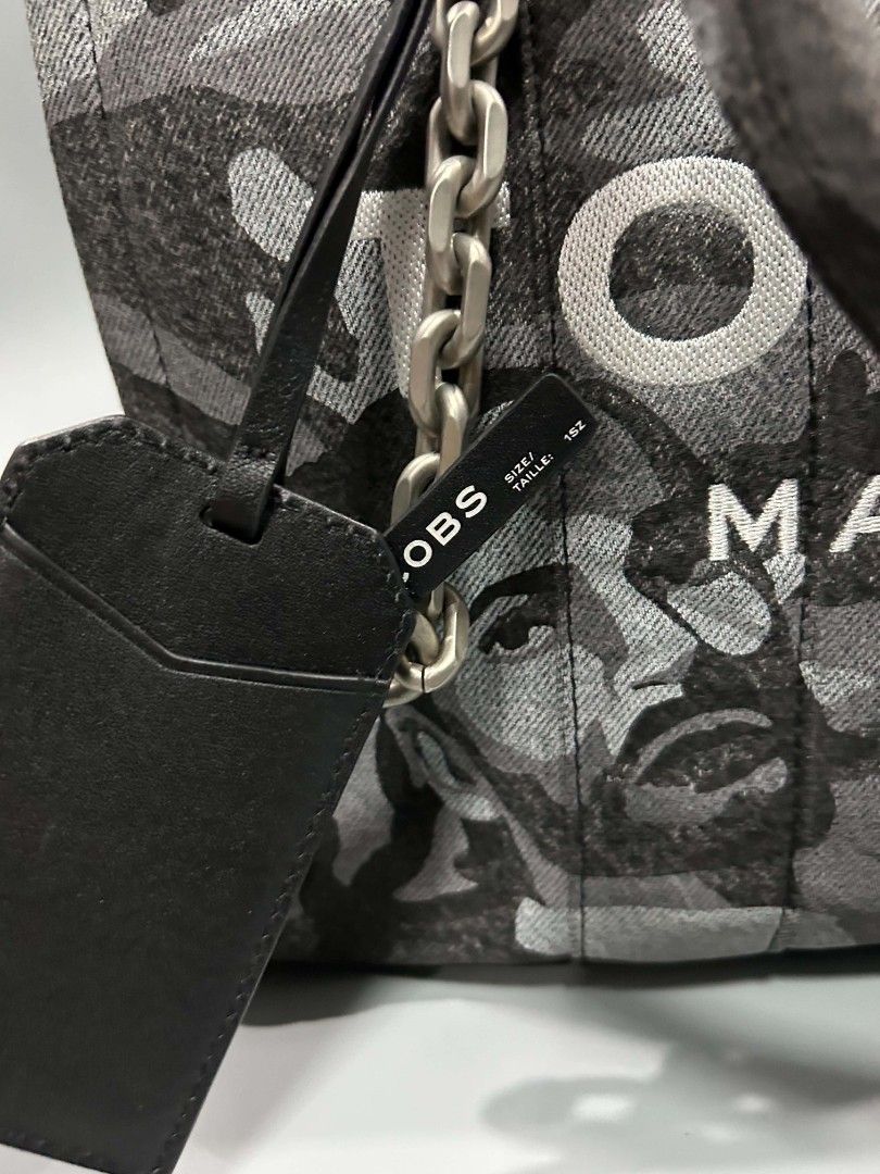 Marc jacob's tote bag (Category: Tote Bags) located in Santa Rosa. Submitted by _ba_mo_si_ (Listing ID 1464730459, Image 3). Description: Bag only 16 width 13 length Plus sf Dm.