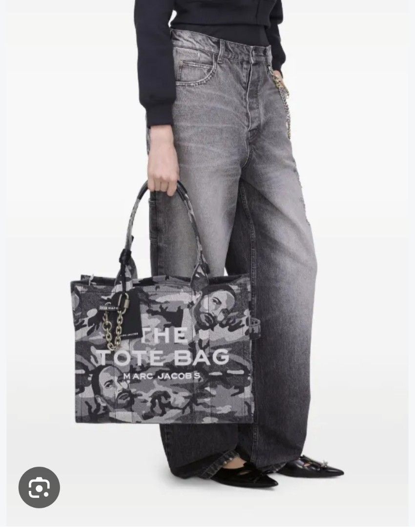 Marc jacob's tote bag (Category: Tote Bags) located in Santa Rosa. Submitted by _ba_mo_si_ (Listing ID 1464730459, Image 1). Description: Bag only 16 width 13 length Plus sf Dm.