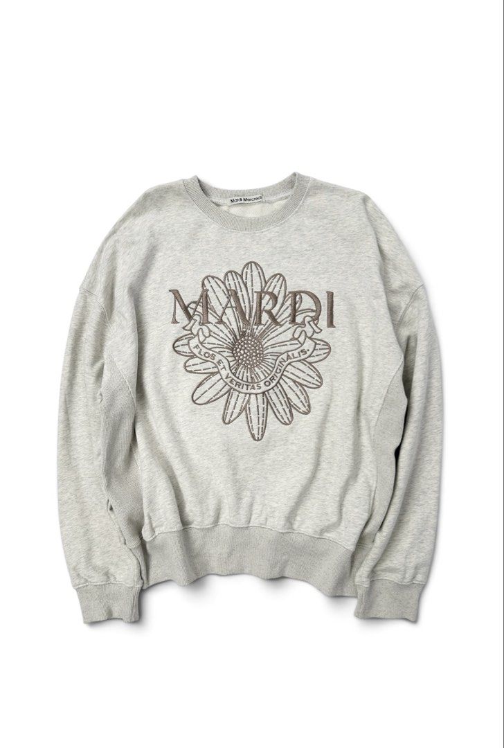 Mardi Mercredi (Category: Coats, Jackets and Outerwear) located in Manila. Submitted by draftdrops (Listing ID 1464579857, Image 1). Description: Embroidered design and excellent condition Width :25 Length :24 Size:large .