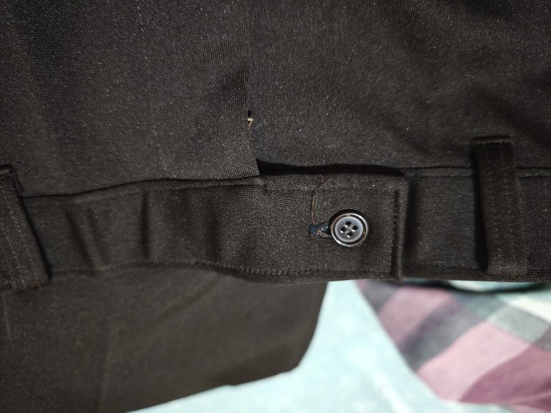 Maroon Trouser Pants (Category: Trousers) located in Calauag. Submitted by erv_1n (Listing ID 1464598879, Image 2). Description: Size 30 L - 41 Leg opening 9.