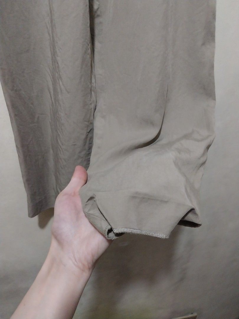 Massimo dutti Khaki trouser pants (Category: Jeans) located in Manila. Submitted by PrinceDani.Clothing (Listing ID 1464625708, Image 3). Description: massimo dutti khaki trouser pants Size 28in waist 36in length excellent condition .