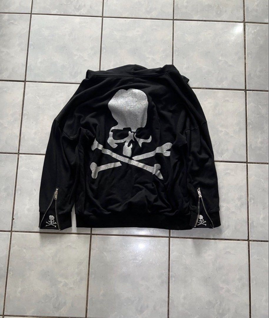 Mastermind World Skull Zip-Up Hoodie (Category: Hoodies) located in Makati City. Submitted by ajayjayy (Listing ID 1464727921, Image 3). Description: .