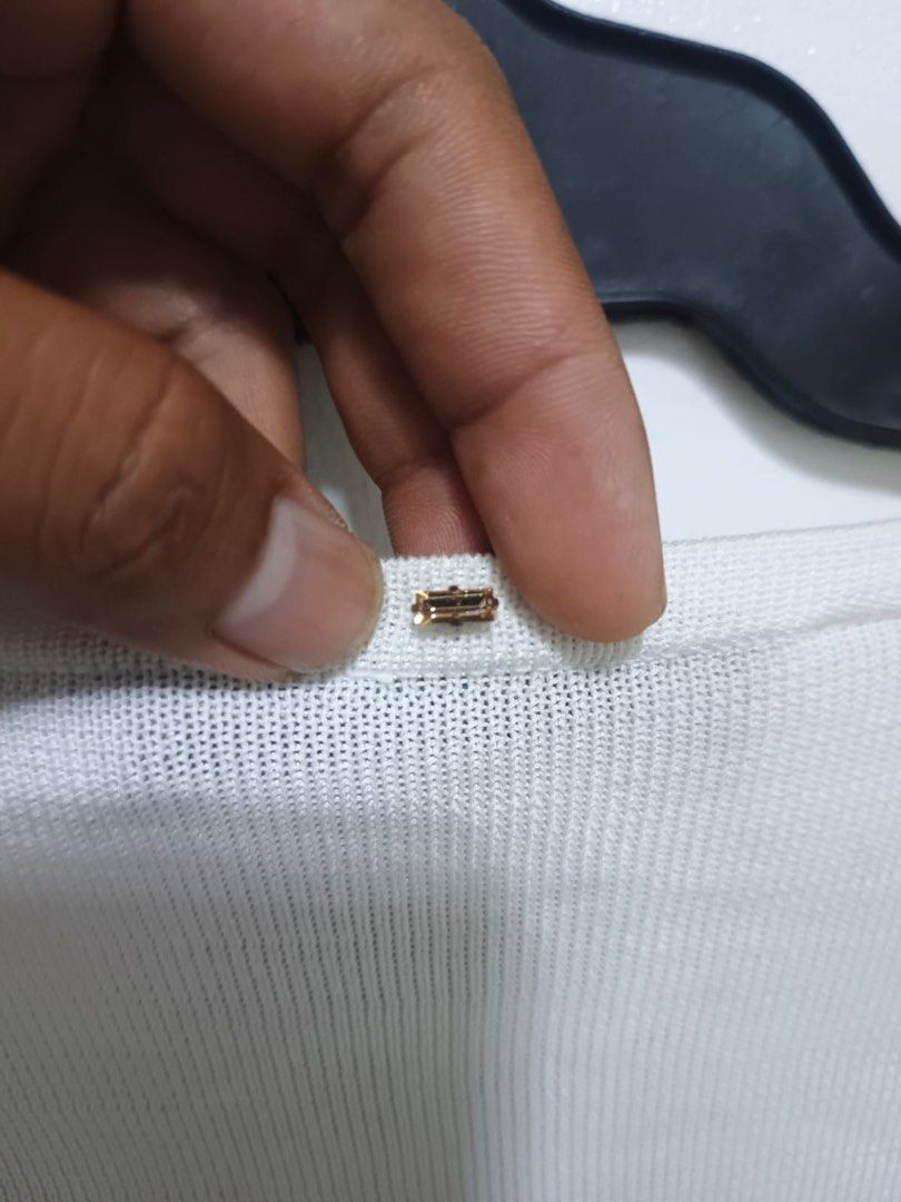 MAX MARA (Category: Longsleeves) located in Dasmarinas. Submitted by jessputrages (Listing ID 1464746245, Image 3). Description: For sale MAX MARA Excellent condition 700 plus shipping Pm for more detail.