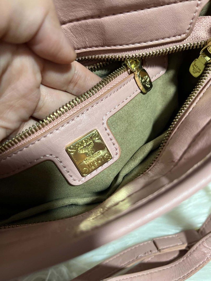 Mcm pink sling bag (Category: Luxury Bags & Wallets) located in Caloocan City. Submitted by trebdy01 (Listing ID 1464655047, Image 3). Description: .