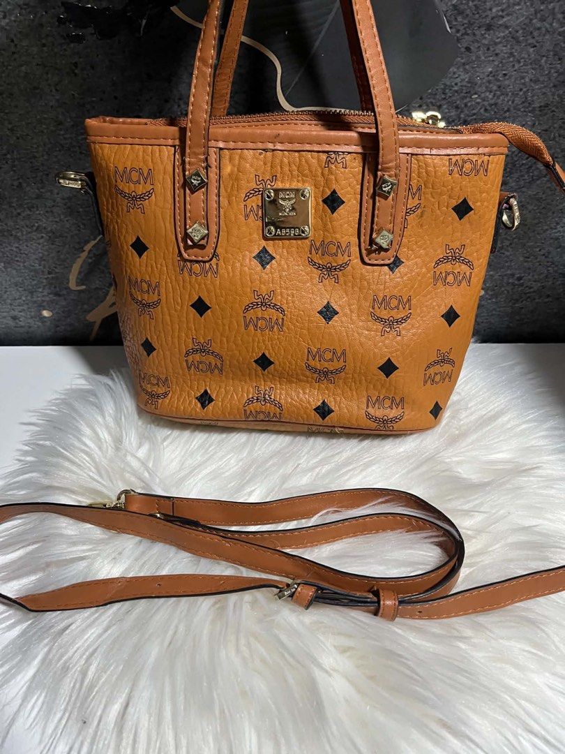 Mcm sling/hand bag (Category: Luxury Bags & Wallets) located in Caloocan City. Submitted by trebdy01 (Listing ID 1464755818, Image 1). Description: .