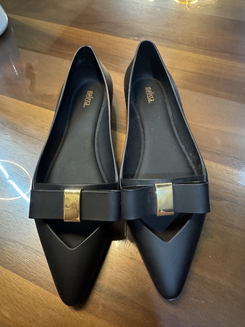 MELISSA (Category: Flats & Sandals) located in Cavite. Submitted by jabowakeeezzzz (Listing ID 1464707710, Image 3). Description: For sale Same as new MELISSA MAISIE FLAT SIZE 9 40EUR 25.5 CM NO BOX.