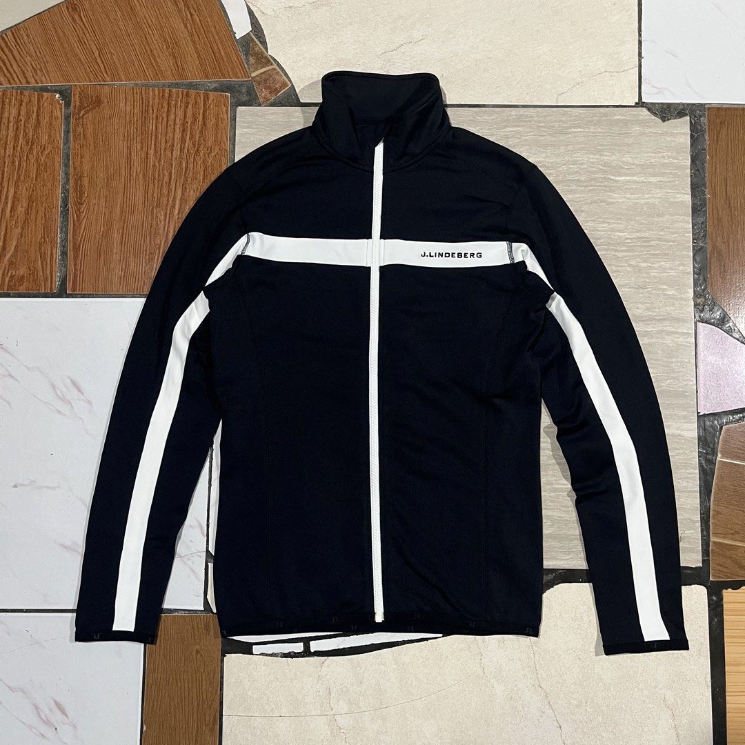 Mens - j.lindeberg Jarvis Golf Midlayer - Black (Category: Coats, Jackets and Outerwear) located in Bacolod City. Submitted by cdargg (Listing ID 1464741523, Image 3). Description: Mens - J.Lindeberg Jarvis Golf Midlayer - Black Size: Medium Dimension: Width - 18 Length - 27 Flawless Authentic DM ME.