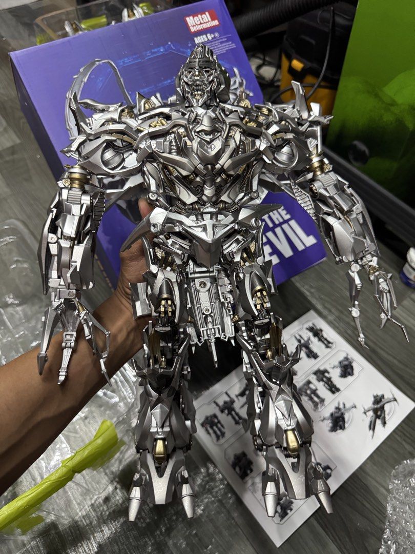 Metal Deformation Megatron Oversized (Category: Figurines & Statues) located in Paranaque City. Submitted by icko007 (Listing ID 1464594652, Image 1). Description: Metal Deformation Megatron Oversized Bib No issue Price 3500 Only Dibs now pay now / No Rush Shipping ‼️ Location Paranaque Payment Gcash/Bpi Shipping Lalamove/Lbc Buyers Risk / Fee ‼️Seller is not responsible for: lost, stolen, or damaged packages..