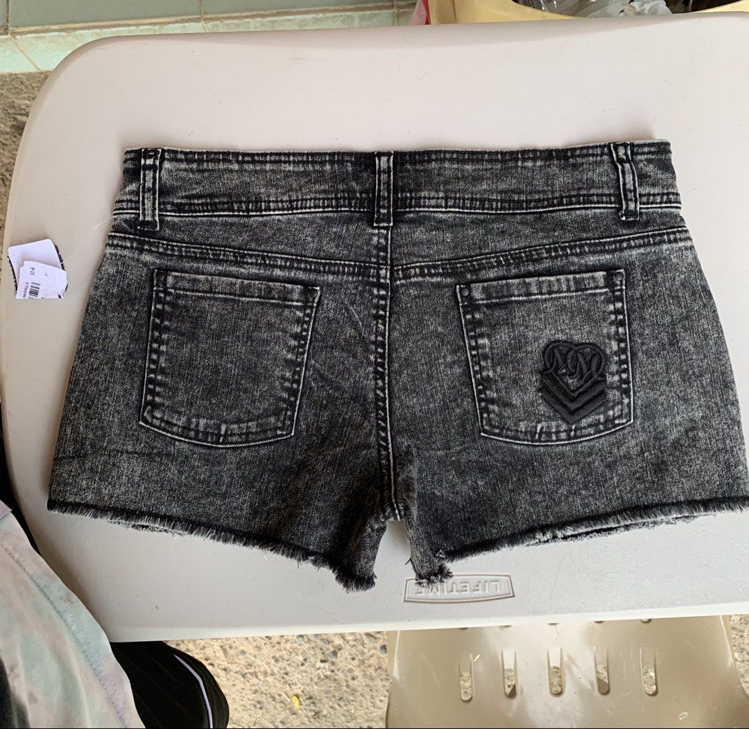 Metal Mulisha Sexy short (Category: Shorts) located in Ivisan. Submitted by trashtotreasuree (Listing ID 1464578704, Image 3). Description: Size 30.