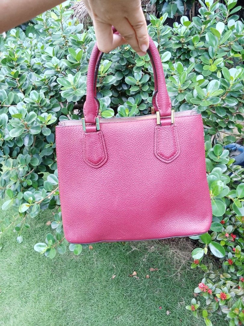 MICHAEL KORS ADELE SATCHEL TWO WAY (Category: Cross-body Bags) located in Vinzons. Submitted by gracecollectionsph09 (Listing ID 1464611926, Image 3). Description: GOOD CONDITION SIGN OF USAGE PAYMENT FIRST BICOL LOC..