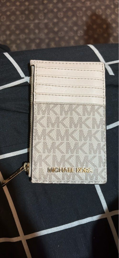 Michael Kors Wallet (Category: Luxury Bags & Wallets) located in Cagayan de Oro. Submitted by suta.__.ph (Listing ID 1464755034, Image 1). Description: only used twice.