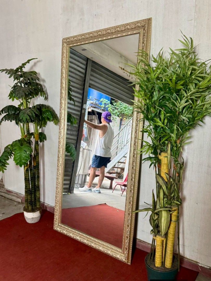 Mirror (Category: Other Home Furniture) located in Meycauayan. Submitted by marygracecasimiro (Listing ID 1464747014, Image 3). Description: Elegant Hanging Mirror Big‼️ 6 Feet Height 35”L x 71”H Php 7,500🩷.