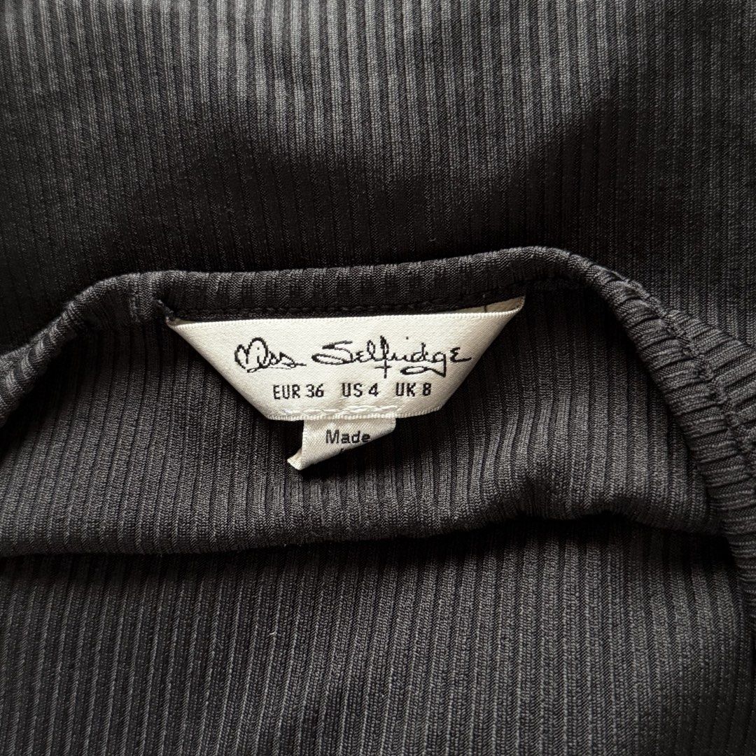 Miss Selfridge Ribbed Halter Crop Top (Category: Others Tops) located in Antipolo. Submitted by rosywardrobe (Listing ID 1464672938, Image 2). Description: 🎀 MAKE READING A HABIT 🎀 • No order form, no reservation! • Strictly 1 day reservation • Payment first before order processing • No return, No exchange • Don’t make an offer if you’re not 100% sure • No shipping every weekends — PAYMENT CHANNELS — • GCash • Gotyme • Maya • BDO • BPI • Unionb