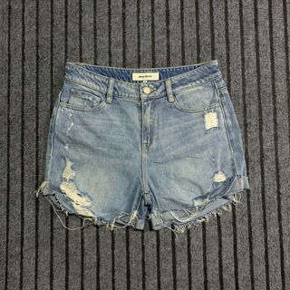 (Category: ) located in . Submitted by lzl_thriftfinds (Listing ID 1464764969, Image 1). Description: .