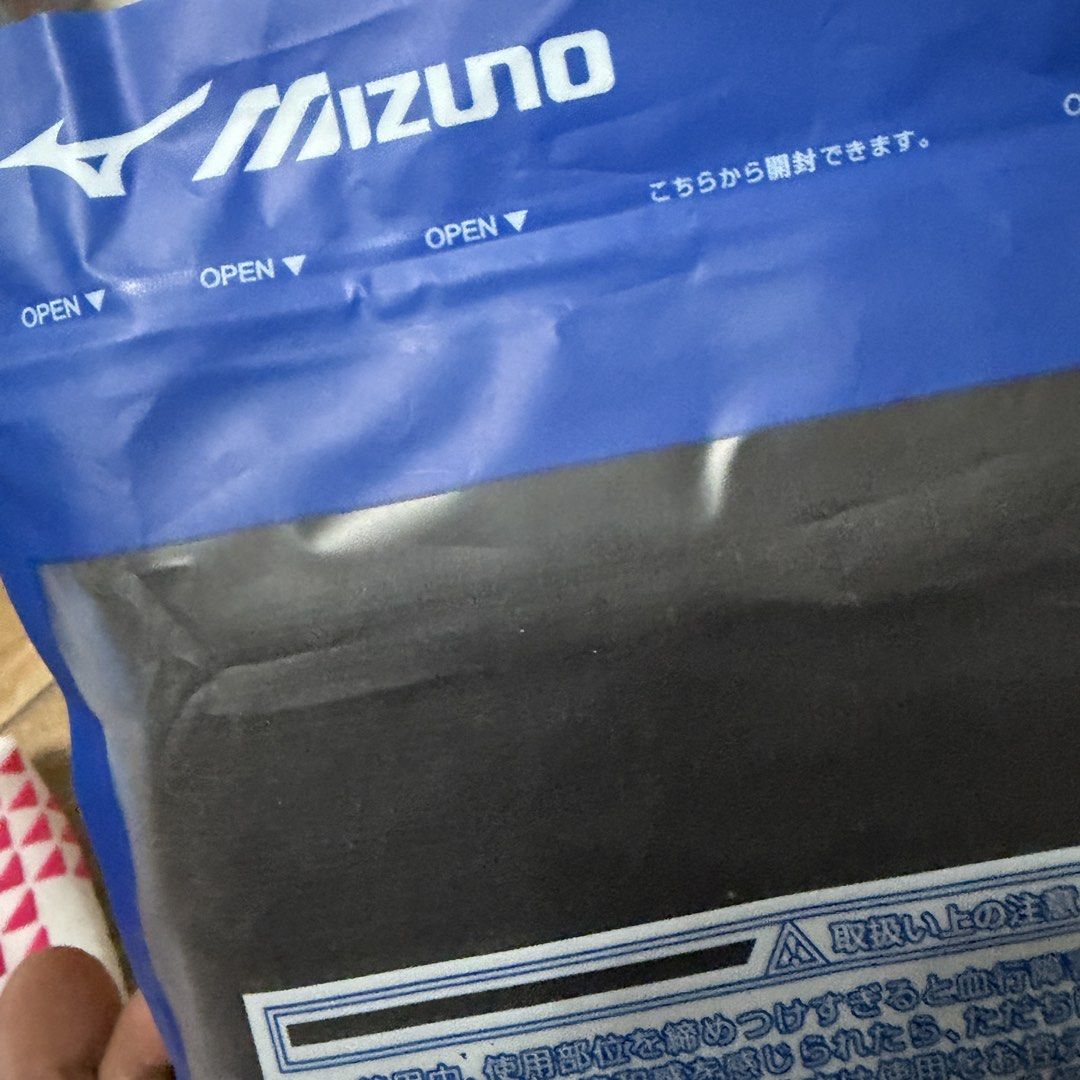 Mizuno knee pad (Category: Other Sports Equipment and Supplies) located in Taytay. Submitted by murahubblueapppage (Listing ID 1464745342, Image 3). Description: 1 pc Large Mizuno orig Store pin: 2 pcs available .