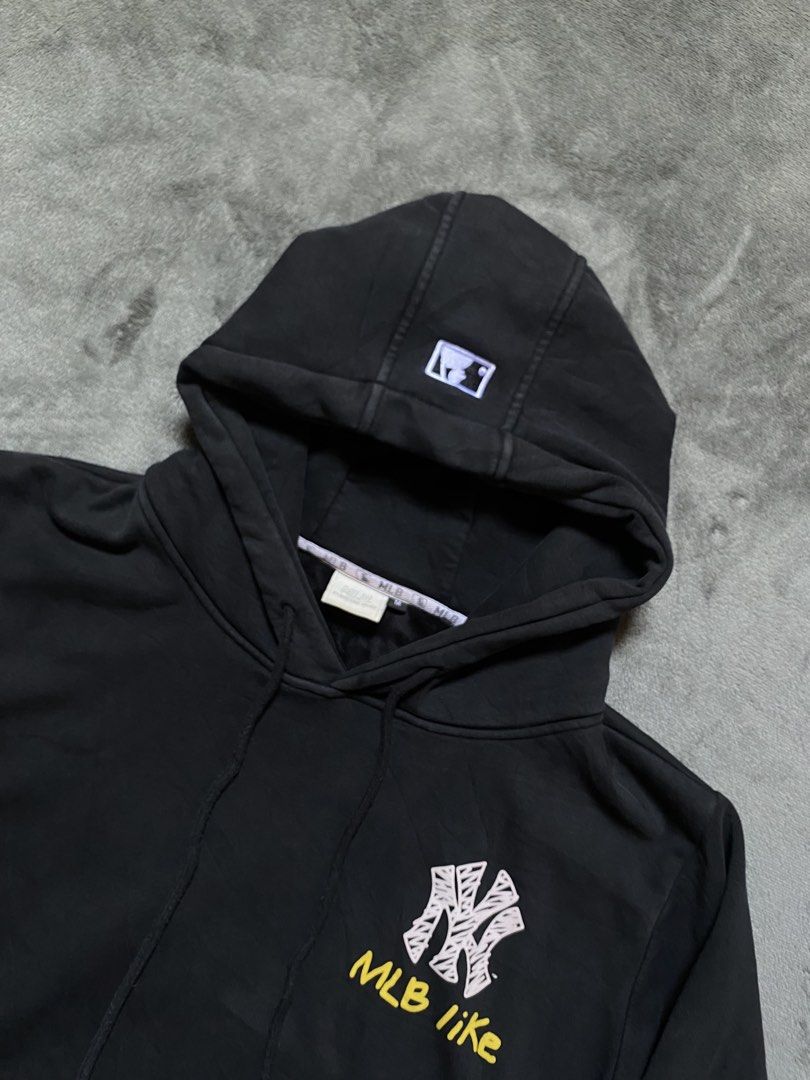 MLB LIKE DOUBLE HOOD JACKET (Category: Hoodies) located in Catarman. Submitted by value.fits (Listing ID 1464578450, Image 3). Description: Size: M-L Good condition no issue✨.