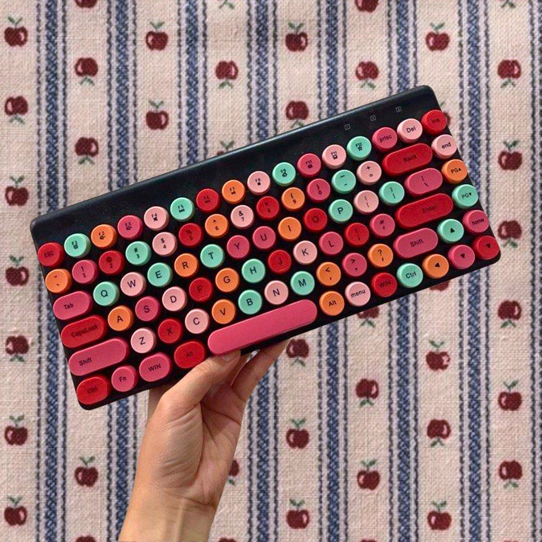 Mofii Inspired Wireless Colorful Compact Typewriter Keyboard 84-keys (Category: Computer Keyboard) located in Antipolo. Submitted by midcloset (Listing ID 1432671969, Image 1). Description: Bought for ₱800 🍎⭐️ Wireless, USB-dongle (see picture) Round keycaps in multi-colors 🌈.