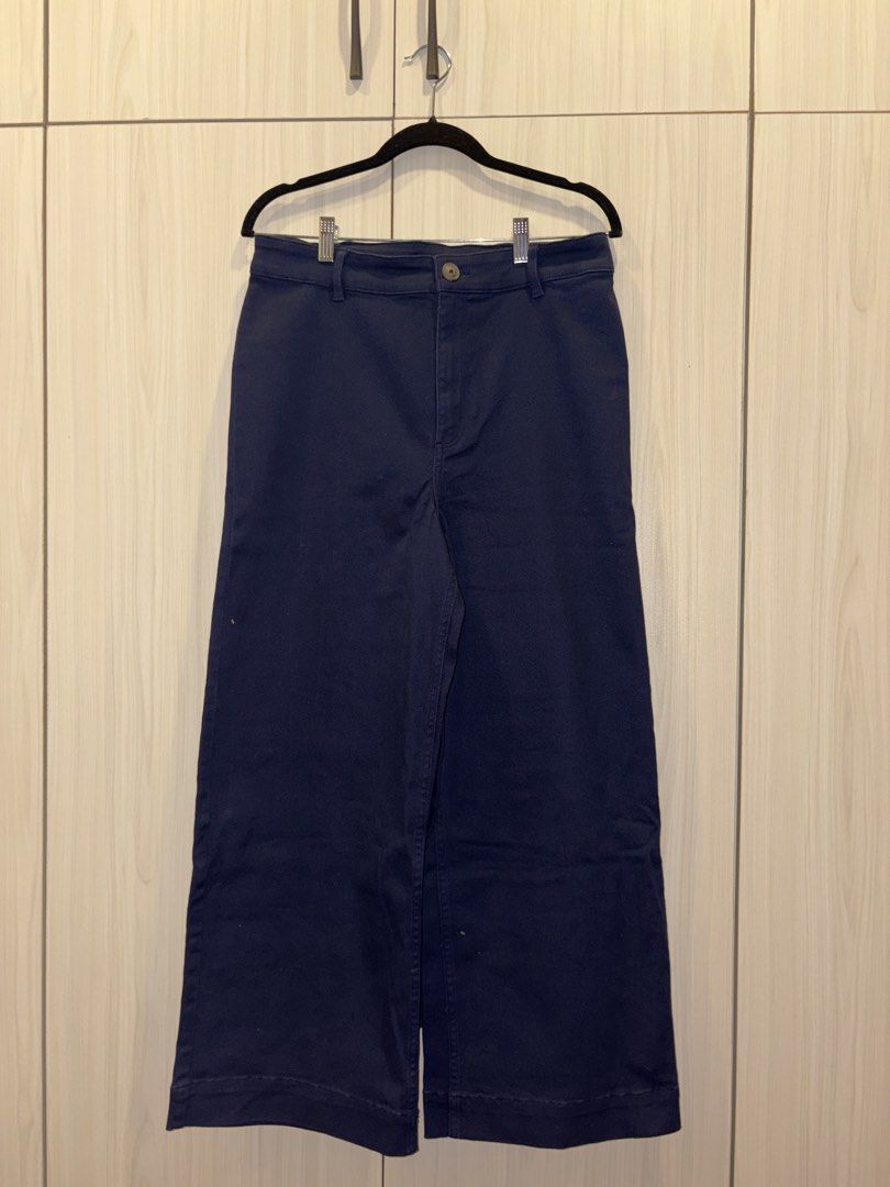 Monki Square Pants (Category: Jeans) located in Antipolo. Submitted by maiplus (Listing ID 1464713369, Image 1). Description: Monki Size 42 fits L-XL frame soft denim, slightly stretchy waist— 30-34” hips— 38” 📍Antipolo City.