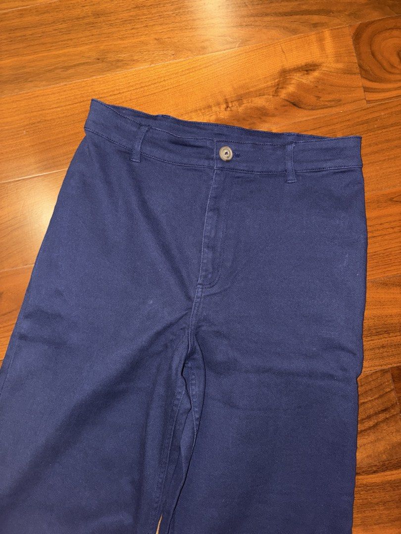 Monki Square Pants (Category: Jeans) located in Antipolo. Submitted by maiplus (Listing ID 1464713369, Image 2). Description: Monki Size 42 fits L-XL frame soft denim, slightly stretchy waist— 30-34” hips— 38” 📍Antipolo City.