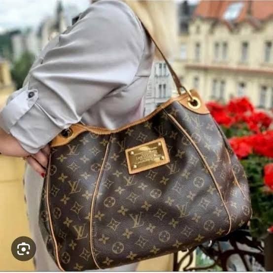 Mono Galliers (Category: Shoulder Bags) located in Quezon City. Submitted by luxxechic (Listing ID 1464745500, Image 2). Description: coded suede lining no issue like new actual photo posted japan preloved mop: gcash.