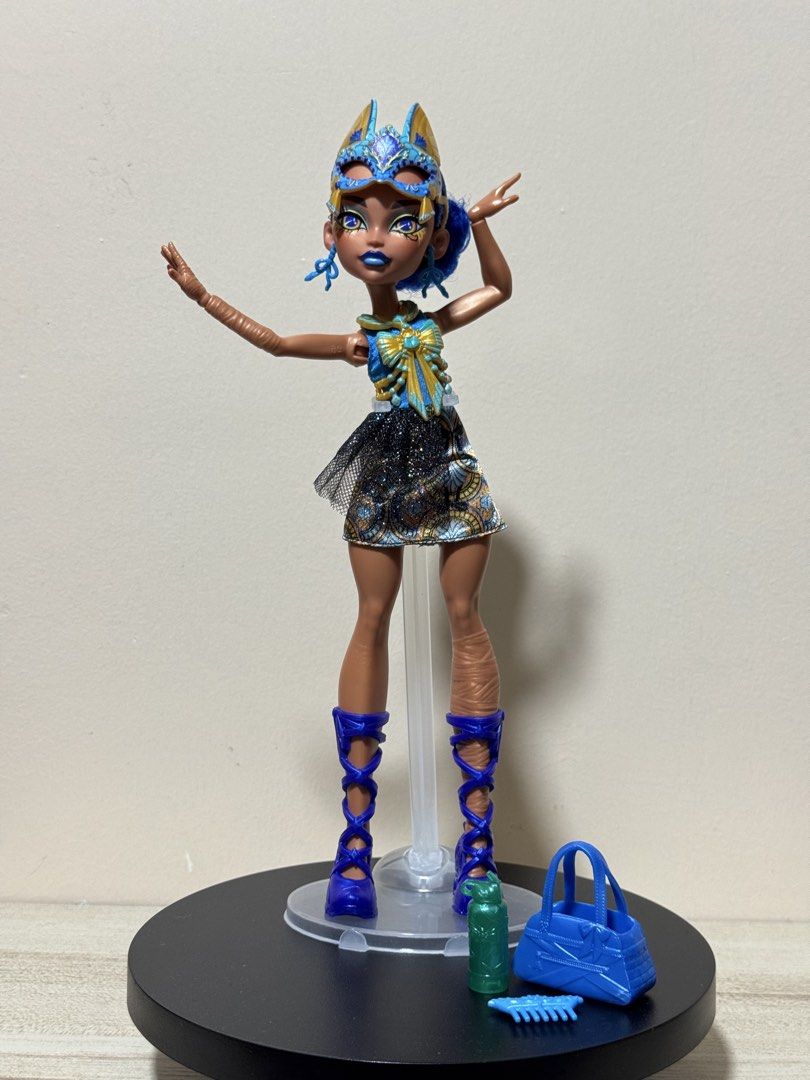 MONSTER HIGH BURIED SECRETS HAUNTED DANCE CLEO DE NILE (Category: Designer & Blind Box Toys) located in Subic. Submitted by aaronoulogy (Listing ID 1464668748, Image 1). Description: MONSTER HIGH BURIED SECRETS HAUNTED DANCE CLEO DE NILE. She’s for a display only and never been used. Complete Accessories. 📍Olongapo City 💵MOP: Gcash 🚛 MOD: JNT.