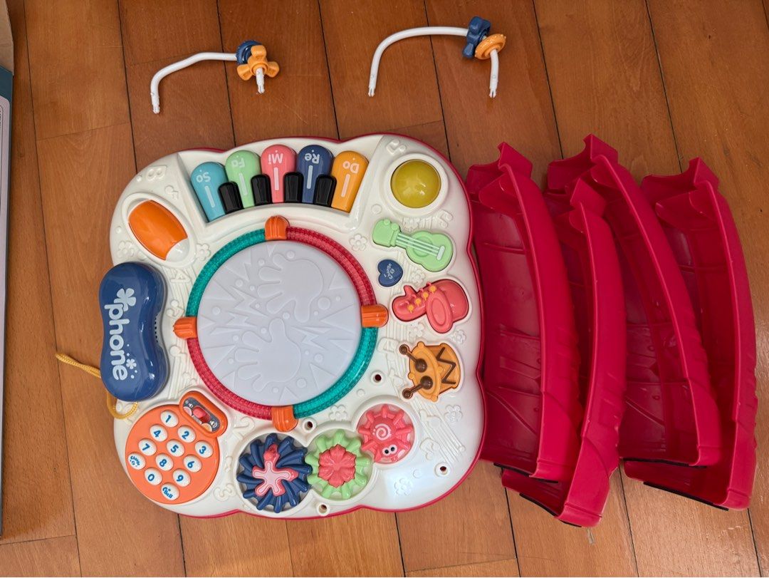 Multi-Function Game Table for Babies （分類：嬰兒玩具）位於 Hong Kong。 由 lolivia.l 提交（商品編號 1464663585，圖片 2）。簡介： Jecimco 多功能兒童音樂遊戲桌（Multi-functional Musical Table） 購於日本亞馬遜，小朋友不喜歡，只試玩過一次。適合3歲以上。 Suitable for 3+, bought from Amazon.jp. Opened for testing once time only. Fun activity table for little ones. Lots of buttons and sounds to explore. Includes a pretend phone and musical instruments. Great for early learning and happy growth. Legs are detachable for e