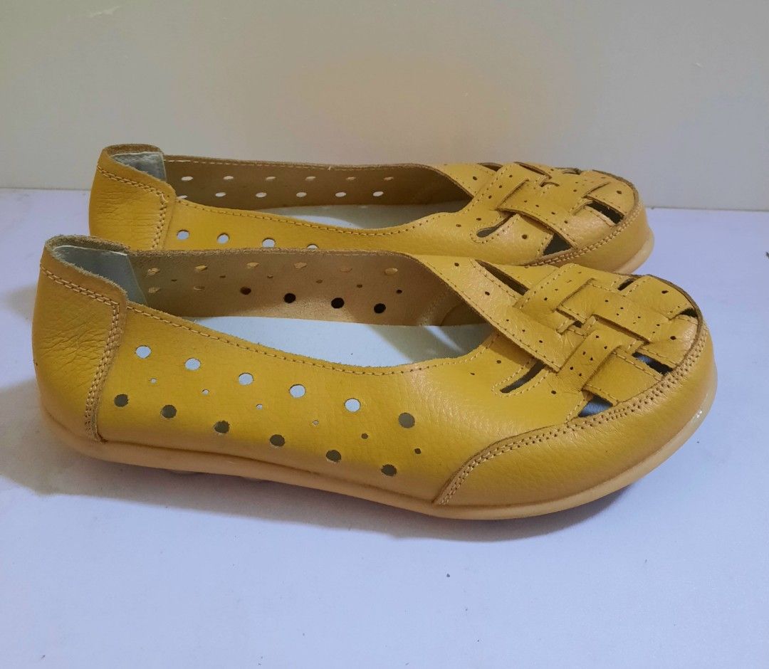 Mustard Yellow Leather Cut-out Flats (Category: Flats & Sandals) located in Quezon City. Submitted by dannikkishoppe2 (Listing ID 1464573791, Image 3). Description: Mustard Yellow Leather Cut-out Flats ‼️₱200‼️ • Features intricate woven detail on the toe • Lightweight • Stylish cut-outs with small hole details all over • Convenient slip-on design • Ideal for casual everyday wear • Comfortable and breathable, perfect for sunny days size EU39 UK6 