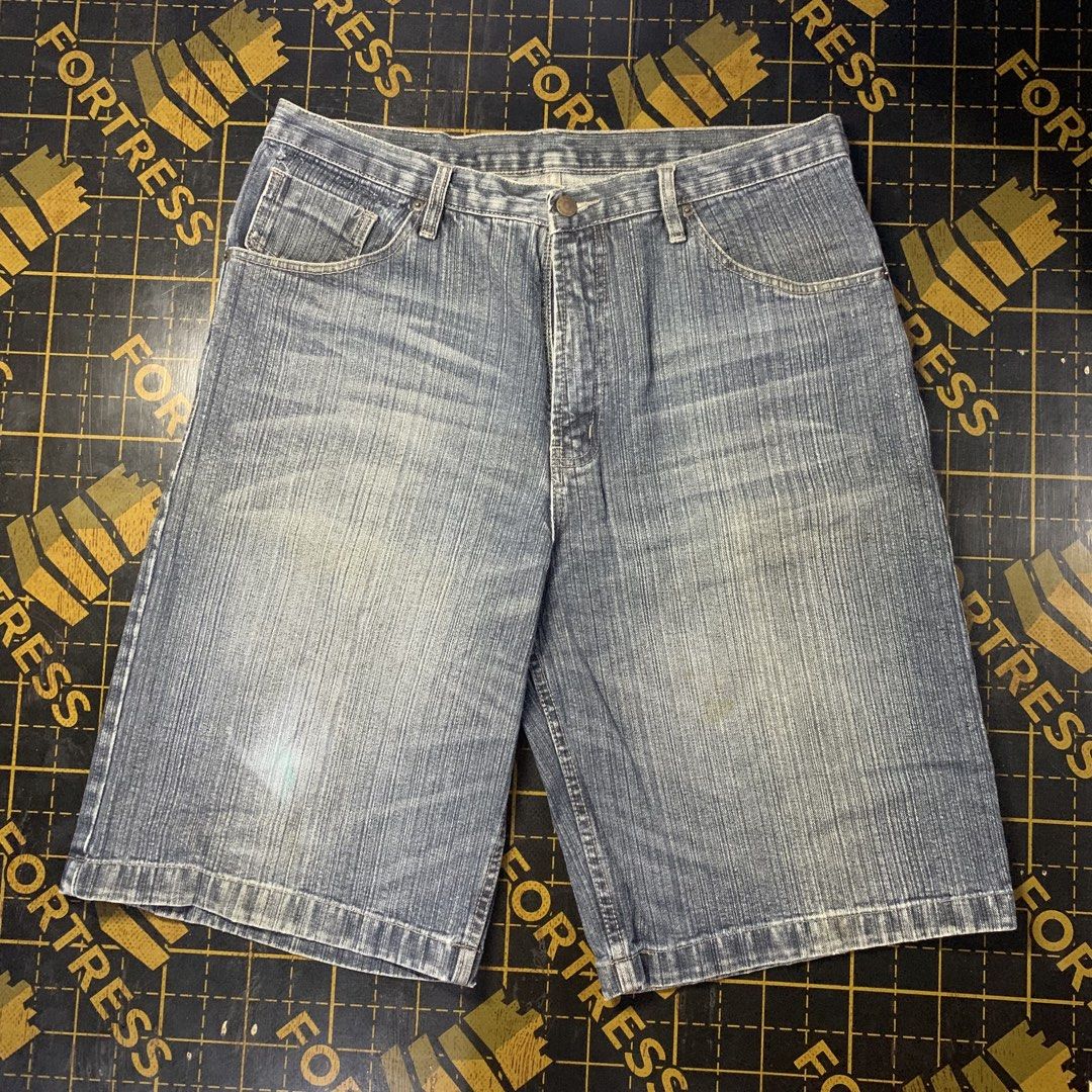 N96 Denim Jorts (Category: Shorts) located in Manila. Submitted by vanmeds (Listing ID 1464636554, Image 2). Description: Y2k Denim Jorts 36 waist 24.5 length goodcondition 📍Manila .