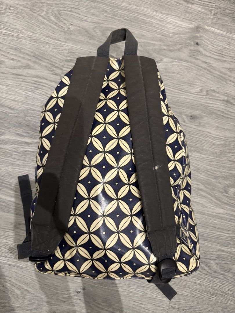 Nala patterned backpack (Category: Backpacks) located in Petaling Jaya. Submitted by raniauu (Listing ID 1464693693, Image 2). Description: Nala patterned bag. Size of average school bag. Well loved. Zippers still work.