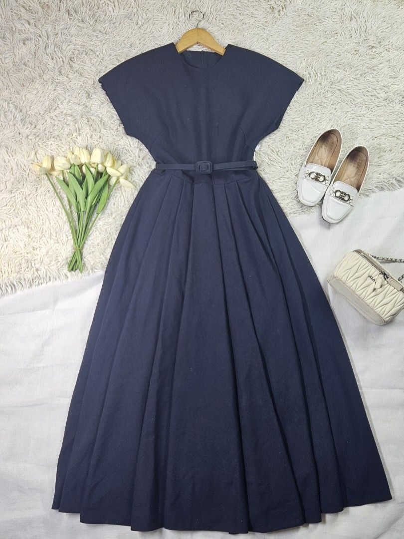 Navy Blue Maxi Dress (Category: Dresses) located in Pandi. Submitted by delacruz_ar (Listing ID 1464634892, Image 1). Description: Never been used, high quality, and belt included. Perfect for tall girls..