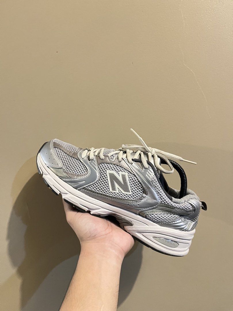 NB 530 (Category: Casual Shoes) located in Butuan. Submitted by rnthrifter_finds (Listing ID 1464569222, Image 3). Description: Size on Tag : US 8/ EU 41.5 / CM 26 Condition:9.9/10- Zero sole separation , minimal sign of use over all good condition Perfect for : daily wear, walking / running Source: Thrifted Selected Pairs MOP: Gcash MOD: J&T courier only.