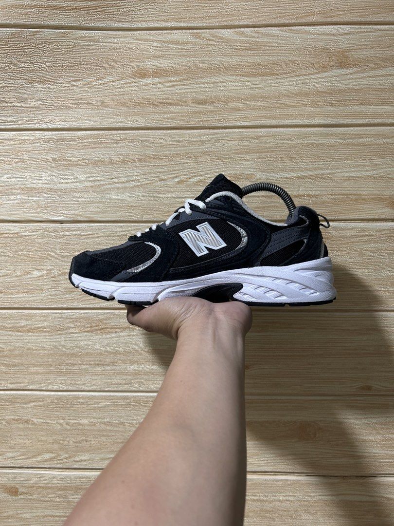 NB 530 "Classic Black Grey" (Category: Sneakers) located in Butuan. Submitted by selected.kicks (Listing ID 1464730882, Image 2). Description: NB 530 "Classic Black Grey" Size 7.5 | 40.5 | 25.5 cm - used pair, no box. - authentic 💯 - excellent condition.