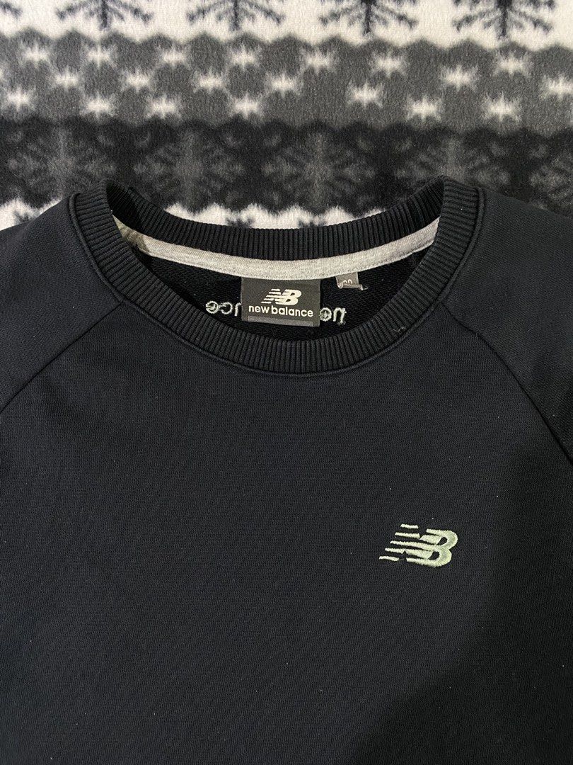 New Balance (Category: Coats, Jackets and Outerwear) located in General Santos City (Dadiangas). Submitted by nokkie_thrift (Listing ID 1464664928, Image 2). Description: New Balance Excellent condition Dimes 20x26 No issue.