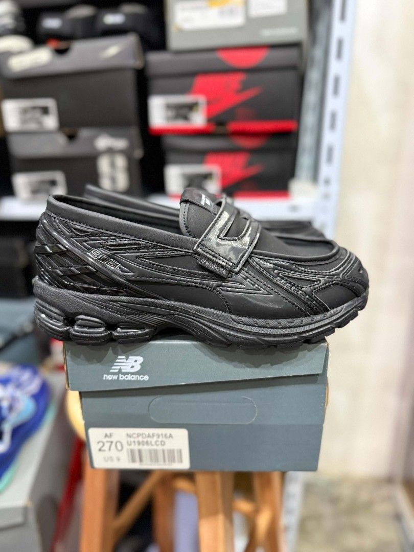 New Balance 1906L Junya Watanabe (Category: Sneakers) located in Manila. Submitted by patinacollectives2.0 (Listing ID 1464748177, Image 1). Description: New Balance 1906L Junya Watanabe Size 9US 42.5EUR (BEST TIER AND QUALITY) Brand new condition with box Used once Bought for 3k+ 2000+SF Marikina location Shipping via Lalamove or J&T.