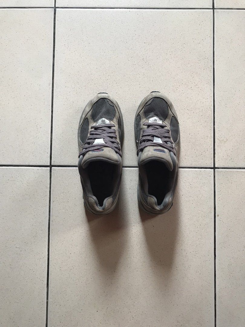 New Balance 2002R “Castlerock” (Category: Sneakers) located in Cebu City. Submitted by no3spass1ng (Listing ID 1464719585, Image 3). Description: New Balance 2002R “Castlerock” Size 8.5 US , 42 EU in good condition see detailed pics has small repaired stitch on last pic 📍 Cebu city.