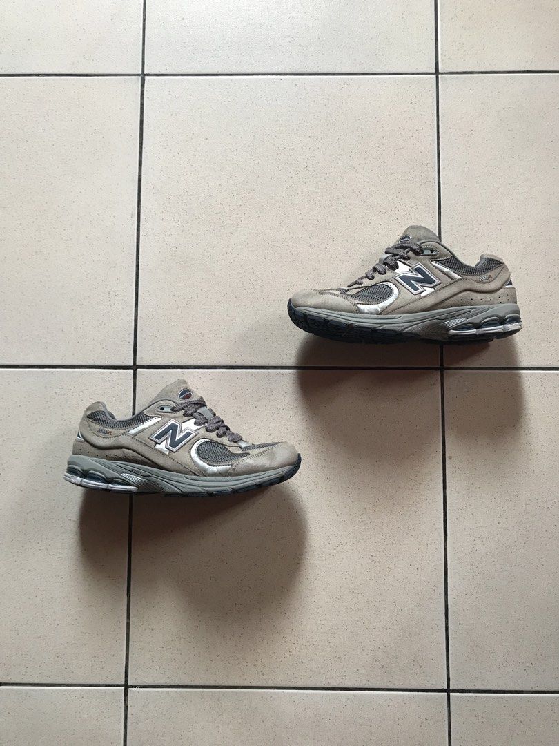 New Balance 2002R “Castlerock” (Category: Sneakers) located in Cebu City. Submitted by no3spass1ng (Listing ID 1464719585, Image 1). Description: New Balance 2002R “Castlerock” Size 8.5 US , 42 EU in good condition see detailed pics has small repaired stitch on last pic 📍 Cebu city.