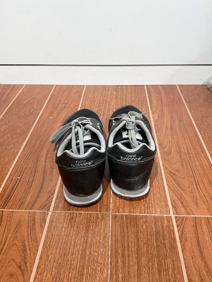 New Balance 373 (Black/Grey) (Category: Sneakers) located in Bacolod City. Submitted by imaginepringles (Listing ID 1464737482, Image 2). Description: - Brand: New Balance 373 - Color: Black and grey with white midsole - Size: Men's US 6.5 / UK 6 / EU 39.5 / 24.5 cm - Width: Wide Fit (2E) - Material: Leather and mesh upper - Condition: Regular wear on soles and uppers from previous use - Reason for selling: Decluttering.