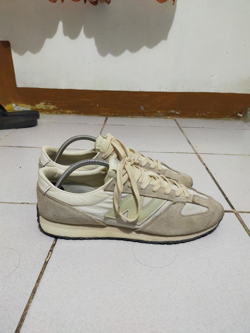 New Balance 471 (Category: Sneakers) located in Manila. Submitted by patinacollectives2.0 (Listing ID 1464747110, Image 3). Description: New Balance 471 Angora white Size 10US Used but in good condition Minor signs of usage only Perfect low profile sneaker 550+SF Marikina location Shipping via Lalamove or J&T.