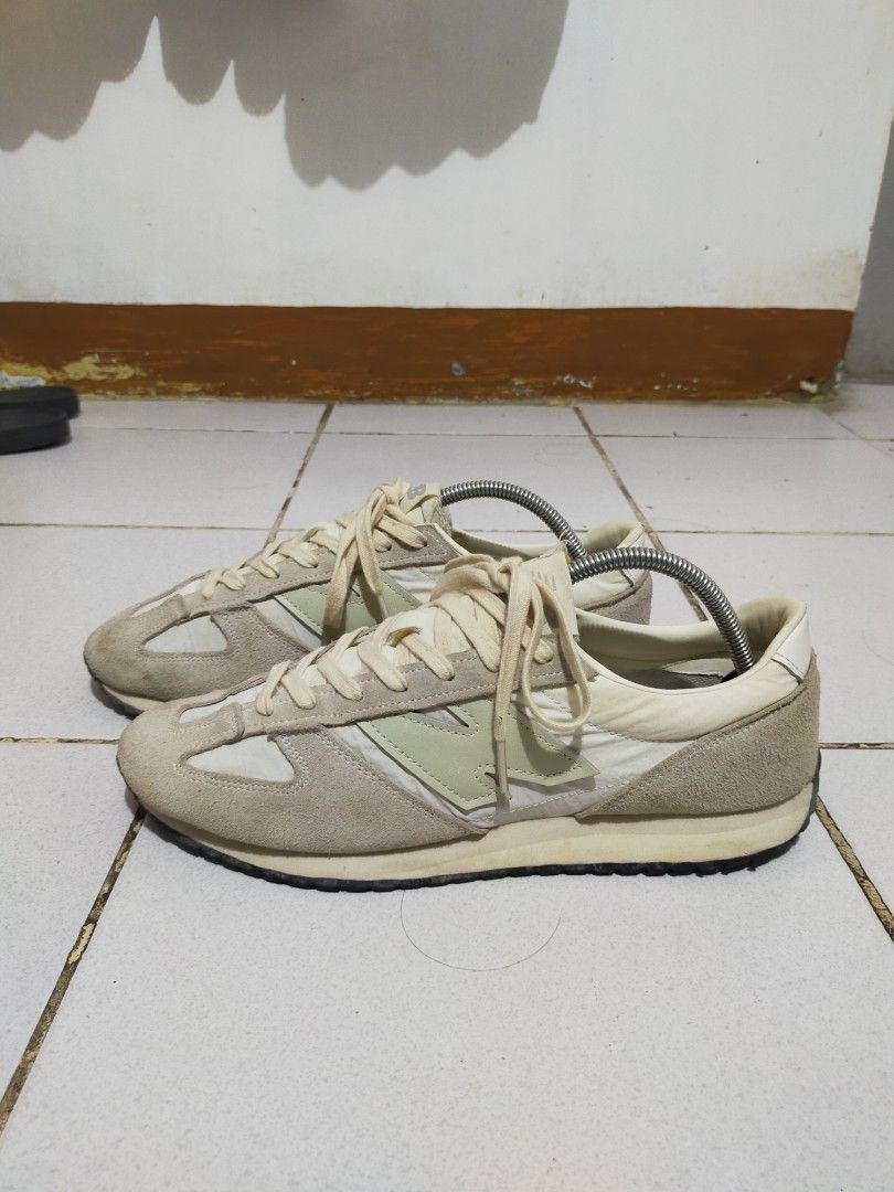 New Balance 471 (Category: Sneakers) located in Manila. Submitted by patinacollectives2.0 (Listing ID 1464747110, Image 2). Description: New Balance 471 Angora white Size 10US Used but in good condition Minor signs of usage only Perfect low profile sneaker 550+SF Marikina location Shipping via Lalamove or J&T.